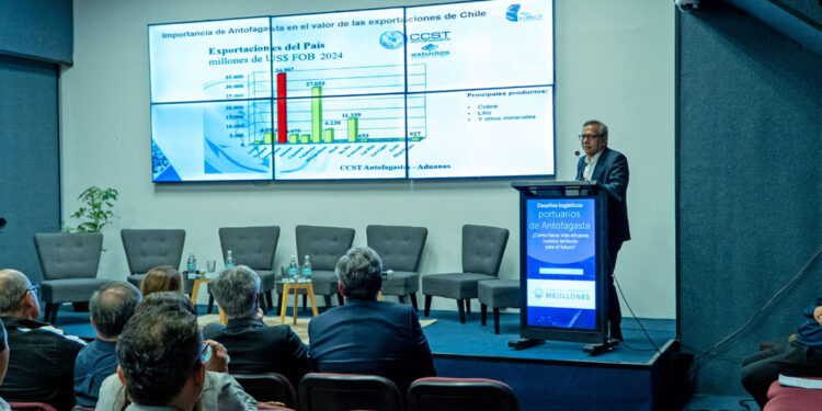 PUERTO ANTOFAGASTA PARTICIPÓ CON ÉXITO EN SEMINARIO SOBRE DESAFÍOS PORTUARIOS EN LA REGIÓN