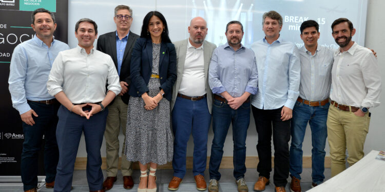 CON CHARLA MAGISTRAL, MAGISTER EN SCM DE LA UAI CONCLUYE SU CICLO DE ACTIVIDADES “THINKING GLOBAL, ACTING LOCAL 2025”