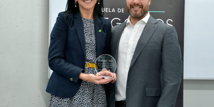 CON CHARLA MAGISTRAL, MAGISTER EN SCM DE LA UAI CONCLUYE SU CICLO DE ACTIVIDADES “THINKING GLOBAL, ACTING LOCAL 2025”