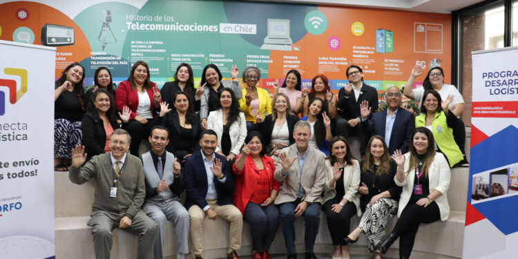 ENCUENTRO DE PARTICIPANTES DE PRIMERA CONVOCATORIA DE LA INICIATIVA “MÁS MUJERES CONDUCTORAS EN LOGÍSTICA” CON AUTORIDADES
