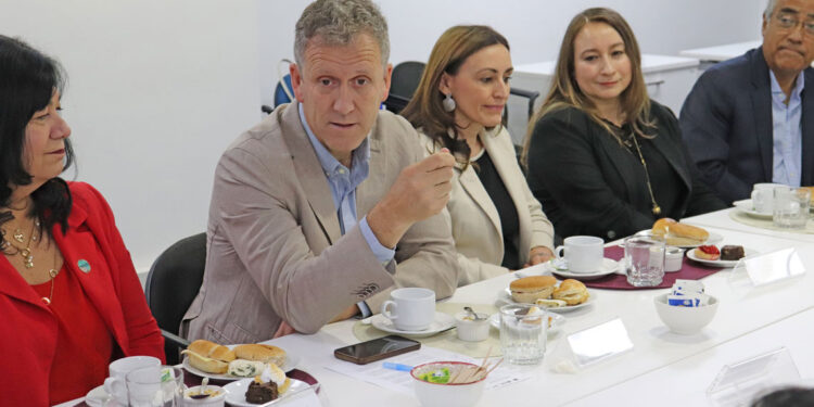 ENCUENTRO DE PARTICIPANTES DE PRIMERA CONVOCATORIA DE LA INICIATIVA “MÁS MUJERES CONDUCTORAS EN LOGÍSTICA” CON AUTORIDADES