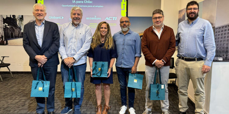 INÉDITA ALIANZA ESTRATÉGICA BUSCA IMPULSAR LA TRANSFORMACIÓN TECNOLÓGICA EN CHILE