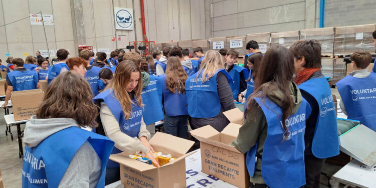 TOYOTA MATERIAL HANDLING ESPAÑA REFUERZA SU COMPROMISO SOLIDARIO EN EL GRAN RECAPTE 2025 CON LA DONACIÓN DE CUATRO TRANSPALETAS ELÉCTRICAS