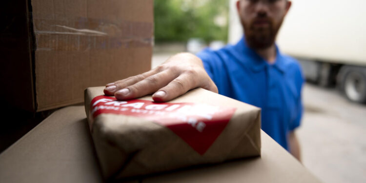 COMPRAS DE FIN DE AÑO: LOS ENVÍOS PUEDEN MULTIPLICARSE POR CINCO Y SÓLO LA LOGÍSTICA BASADA EN DATOS EVITA EL COLAPSO