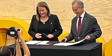 DUOC UC Y MINISTERIO DE HACIENDA FIRMAN ACUERDO DE COLABORACIÓN