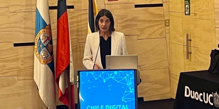 DUOC UC Y MINISTERIO DE HACIENDA FIRMAN ACUERDO DE COLABORACIÓN