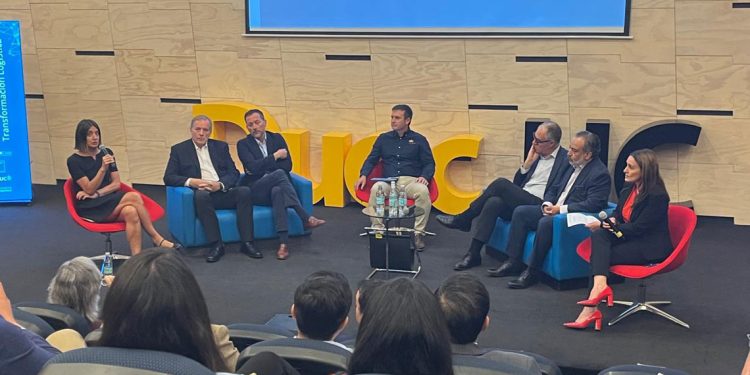 DUOC UC Y MINISTERIO DE HACIENDA FIRMAN ACUERDO DE COLABORACIÓN