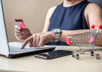 EL E-COMMERCE MUESTRA UN REPUNTE EN CHILE: ENVÍOS AUMENTARON APROXIMADAMENTE UN 32% DURANTE LA TEMPORADA ALTA DE 2025