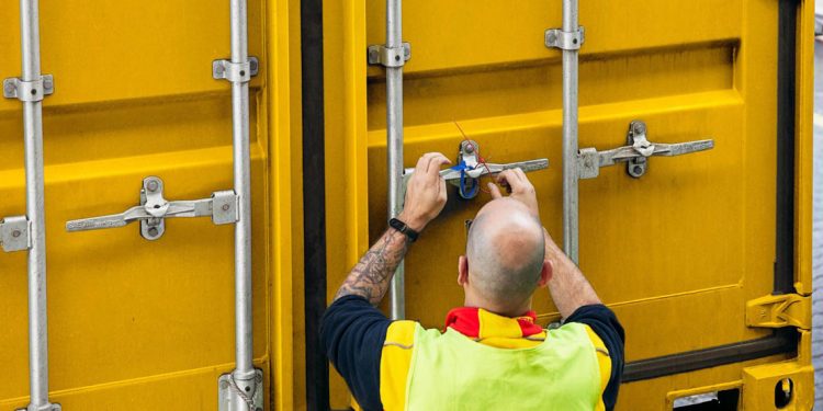 CAPACIDAD DE RESPUESTA EN 7 MINUTOS: LA ESTRATEGIA DE SEGURIDAD DE DHL PARA PROTEGER LA CARGA