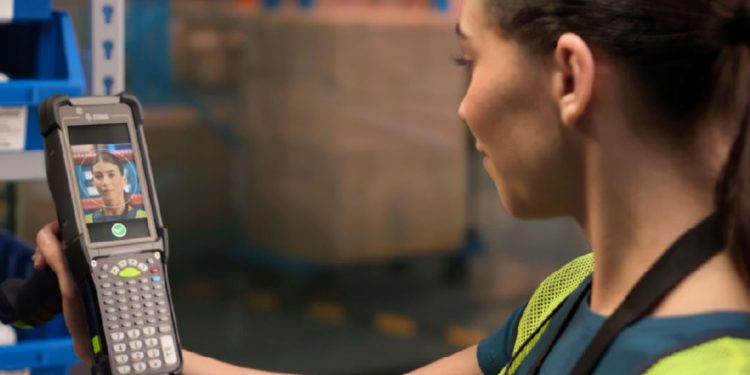 5 CLAVES PARA MEJORAR LA TRAZABILIDAD EN MANUFACTURA Y AUMENTAR LA EFICIENCIA OPERATIVA TRANSFORMA TU OPERACIÓN CON VISIBILIDAD TOTAL Y CONTROL EN TIEMPO REAL