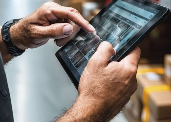 CENTROS DE DISTRIBUCIÓN INTELIGENTES: ¿AUTOMATIZAR U OPTIMIZAR PRIMERO?