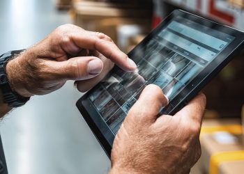 CENTROS DE DISTRIBUCIÓN INTELIGENTES: ¿AUTOMATIZAR U OPTIMIZAR PRIMERO?