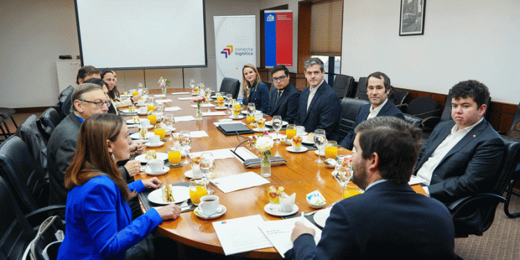 CONECTA LOGÍSTICA LANZA EL RADAR LOGÍSTICO DE CHILE: EL PRIMER RETRATO INTEGRAL DE UN SECTOR QUE MUEVE EL 4% DEL PIB