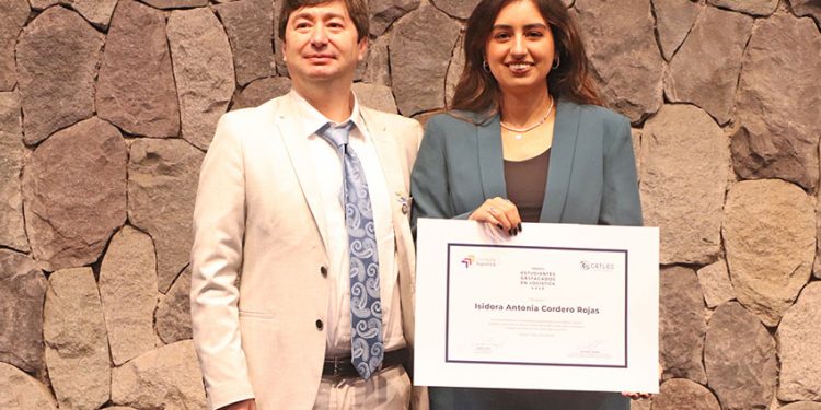 PREMIO DESTACA A UNA NUEVA GENERACIÓN DE TALENTOS PARA LA LOGÍSTICA CHILENA