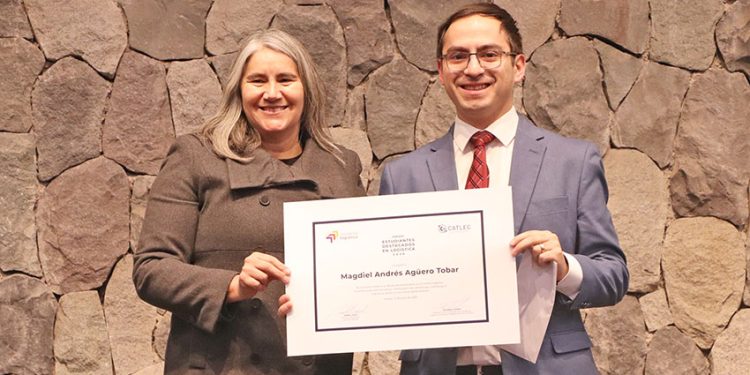 PREMIO DESTACA A UNA NUEVA GENERACIÓN DE TALENTOS PARA LA LOGÍSTICA CHILENA
