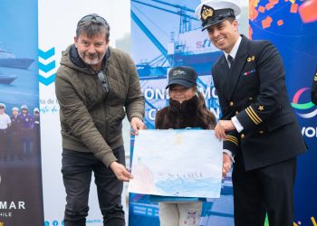PUERTO SAN ANTONIO, ARMADA Y CONCESIONARIOS HICIERON QUE ESTUDIANTES PINTARAN EL MES DEL MAR