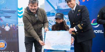 PUERTO SAN ANTONIO, ARMADA Y CONCESIONARIOS HICIERON QUE ESTUDIANTES PINTARAN EL MES DEL MAR