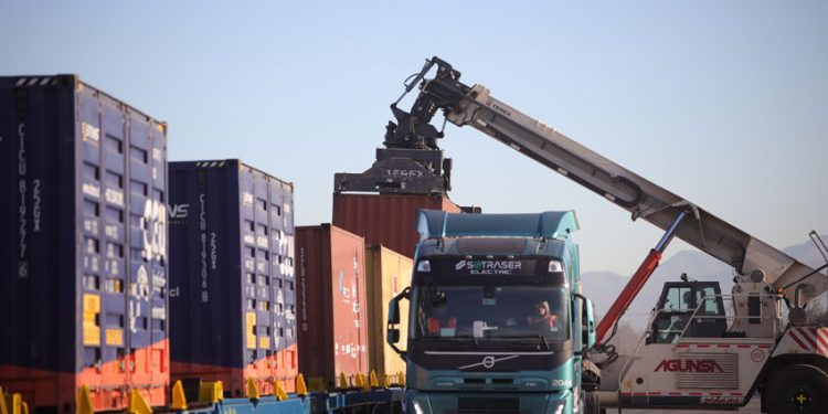 BIMINISTRO DE GRANGE DA INICIO A LA EXPERIENCIA INTERMODAL PARA MOVER CARGA ENTRE SANTIAGO Y CONCEPCIÓN