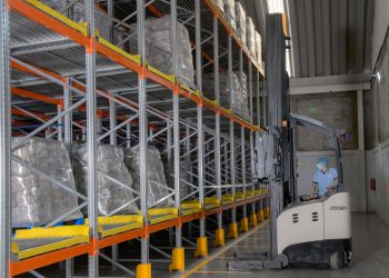 LA MERCED GANA EFICIENCIA CON ESTANTERÍAS DINÁMICAS FIFO
