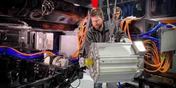 CÓMO LA INDUSTRIA ESTÁ FORMANDO EL TALENTO QUE NECESITA: EL MODELO QUE CONECTA ACADEMIA Y ELECTROMOVILIDAD EN CHILE