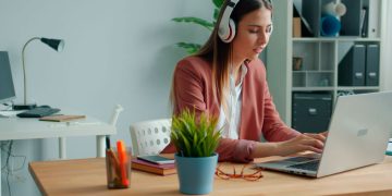 APIS Y TELETRABAJO: EL NUEVO DESAFÍO DE CIBERSEGURIDAD PARA EMPRESAS
