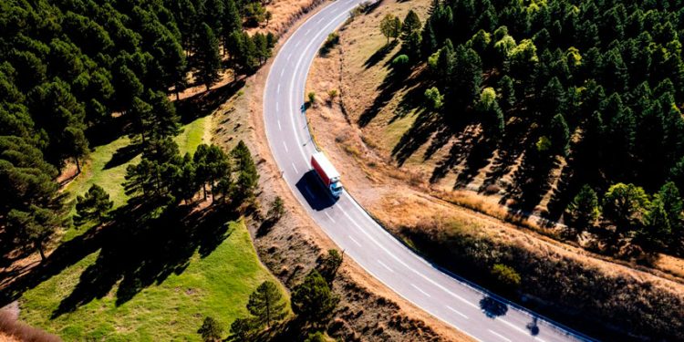 INVIERNO EN CARRETERA: RECOMENDACIONES PARA CAMIONEROS ANTE INTENSAS LLUVIAS EN EL PAÍS