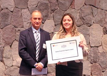 MUJER PENQUISTA ES RECONOCIDA ENTRE LOS MEJORES JÓVENES TALENTOS DE LA LOGÍSTICA NACIONAL