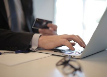 CONOCE LAS NUEVAS DEMANDAS QUE EL COMERCIO DIGITAL ESTÁ IMPULSANDO EN EMPRESAS Y EMPRENDEDORES