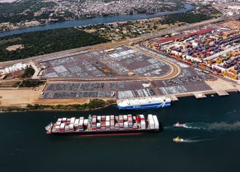 PUERTO LÁZARO CÁRDENAS MOVILIZA MÁS DE 20.7 MILLONES DE TONELADAS Y 1.8 MILLONES DE TEUS A AGOSTO DE 2026