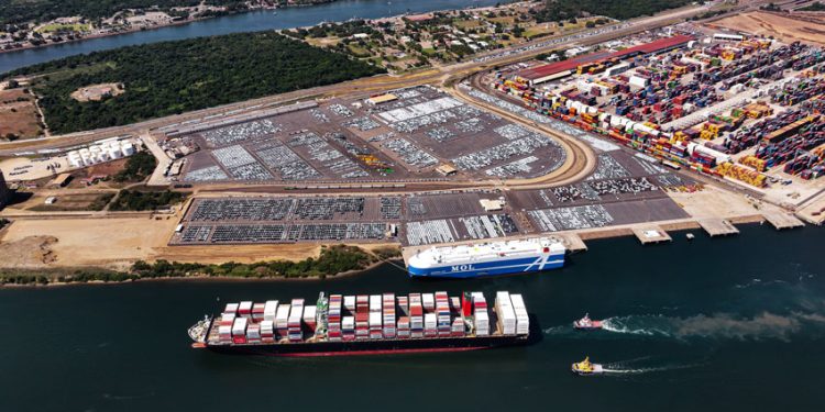 PUERTO LÁZARO CÁRDENAS MOVILIZA MÁS DE 20.7 MILLONES DE TONELADAS Y 1.8 MILLONES DE TEUS A AGOSTO DE 2026