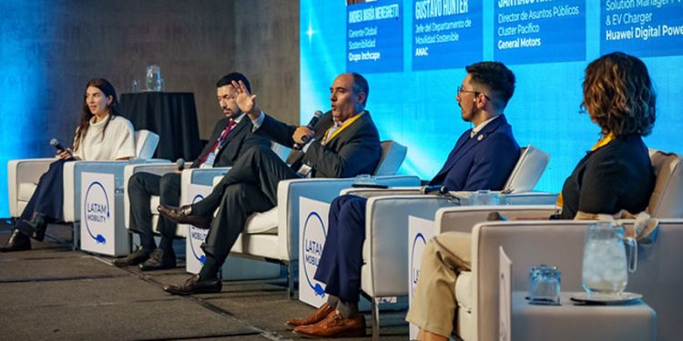SANTIAGO ÁNGEL: «CHILE TIENE LA OFERTA, AHORA EL DESAFÍO ES CONSTRUIR EL ECOSISTEMA DE LA ELECTROMOVILIDAD»