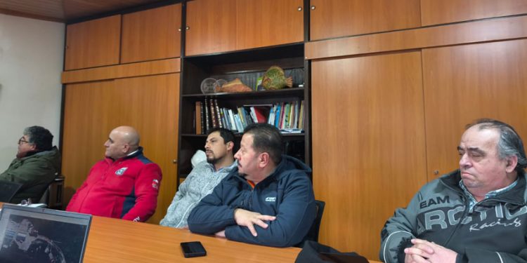 COMUNIDAD LOGÍSTICA PORTUARIA DE CHACABUCO ABORDA DETALLES OPERATIVOS DEL PROYECTO DE AMPLIACIÓN DEL ATRACADERO HUILLÍN