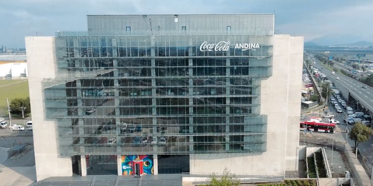 UN DÍA DENTRO DE COCA-COLA: DEL EMBOTELLADO AL PEDIDO