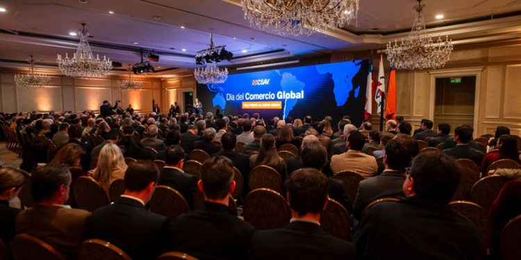DÍA DEL COMERCIO GLOBAL DE CSAV ANALIZA DESAFÍOS DE CHILE FRENTE AL NUEVO ORDEN MUNDIAL